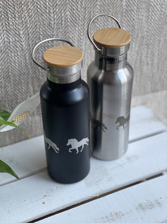 Isolierflasche aus Edelstahl mit Bambusdeckel "Tölter umlaufend"