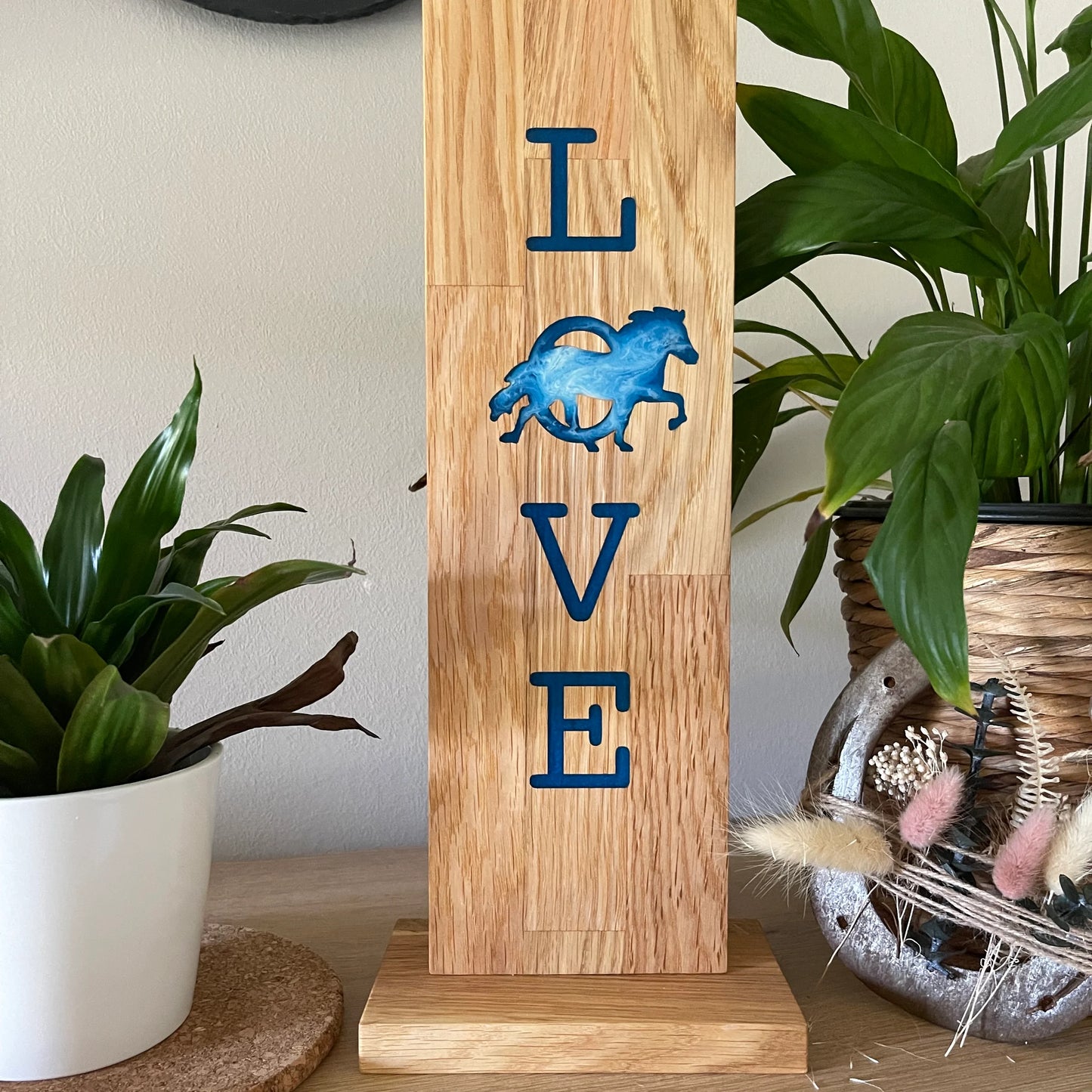 Epoxid-Stele "Love", blau weiß