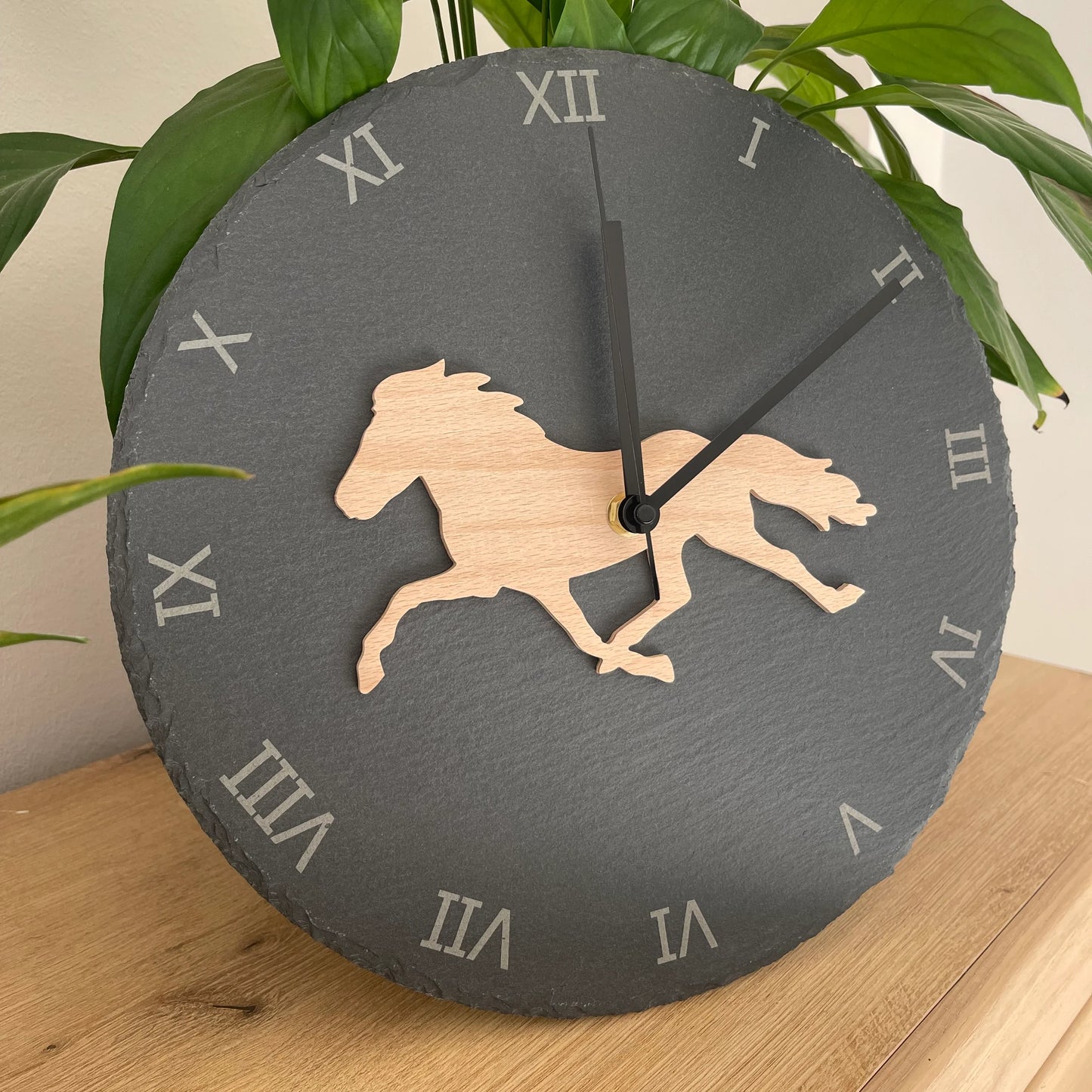 Schieferuhr "Rennpasser"