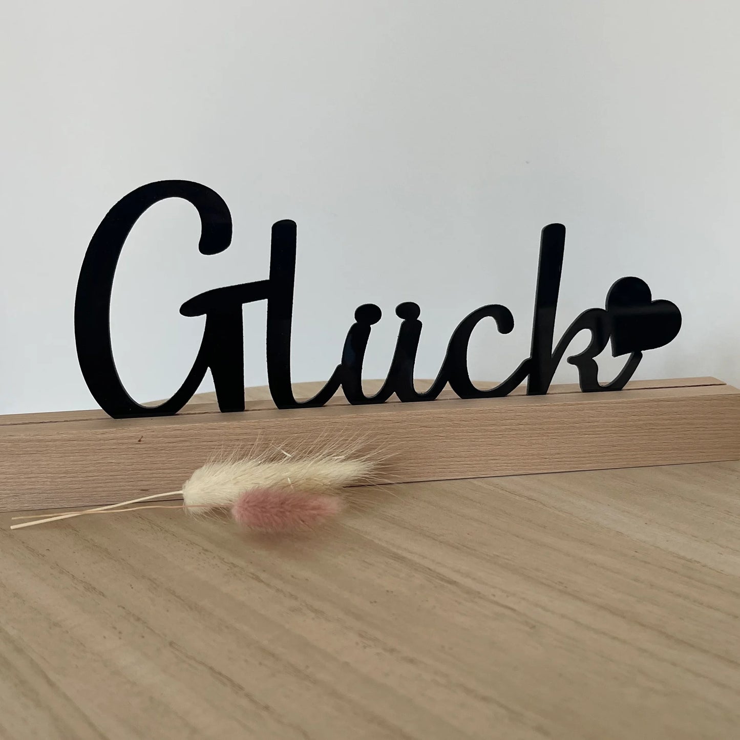 Aufsteller aus Acryl "Glück" mit Herz