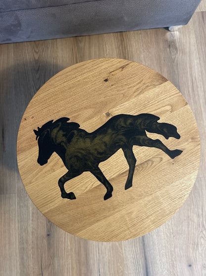 Epoxid Beistelltisch „Tölter groß“, schwarz gold