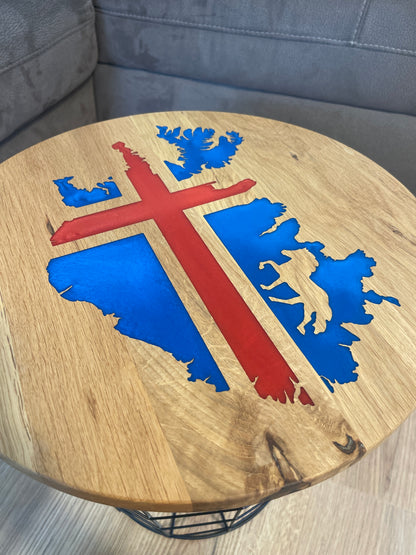 Epoxid Beistelltisch „Islandflagge“, blau rot mit leichtem Schimmer