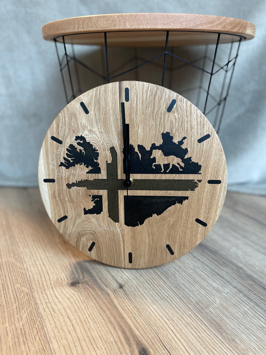 Epoxid Uhr "Islandflagge", schwarz mit Goldpartikeln