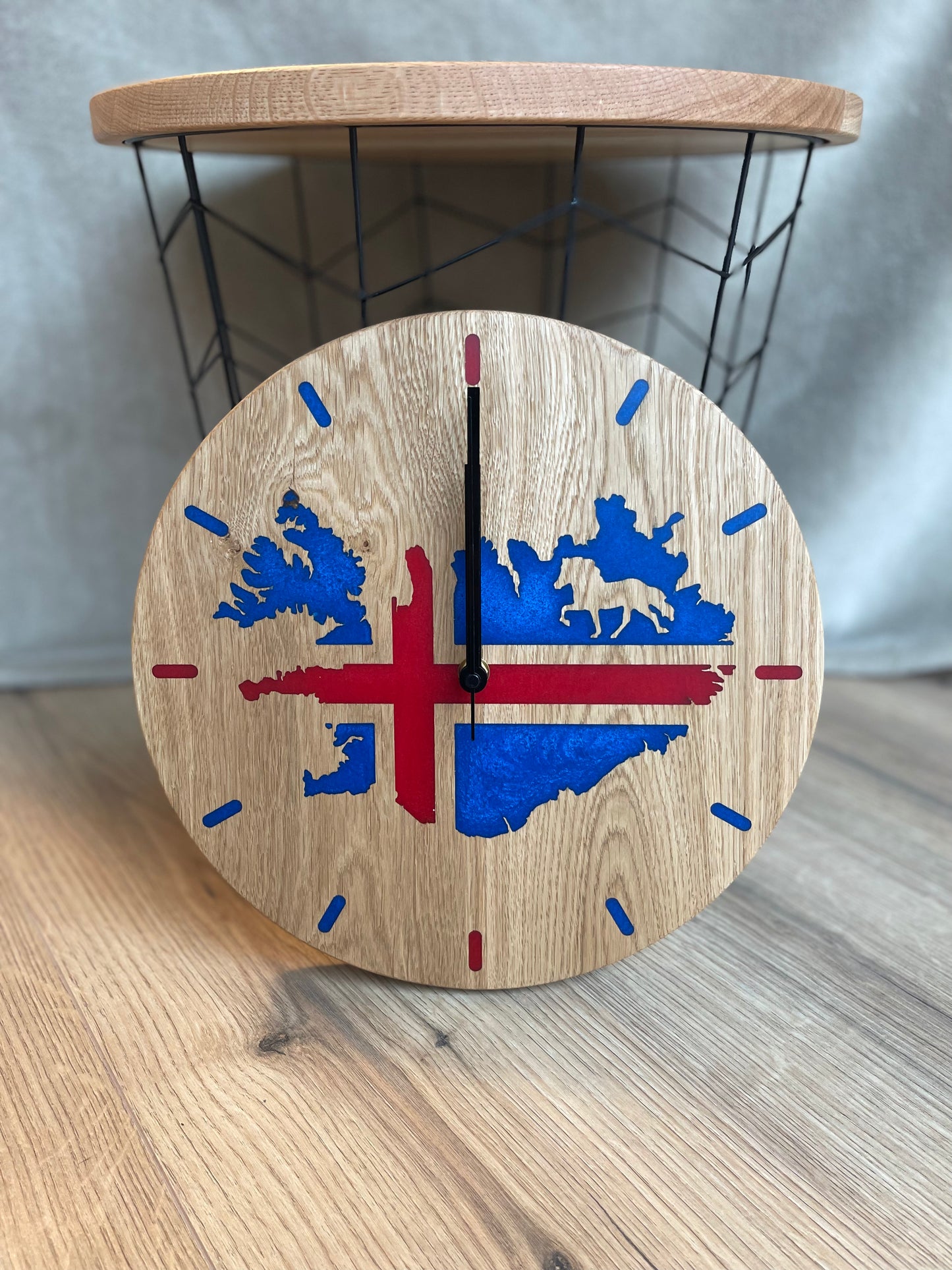Epoxid Uhr "Islandflagge", blau rot 02