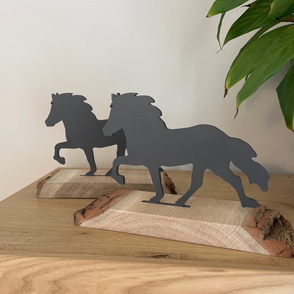 Tölter in Eichensockel aus HPL