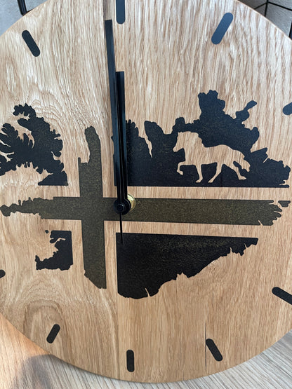 Epoxid Uhr "Islandflagge", schwarz mit Goldpartikeln