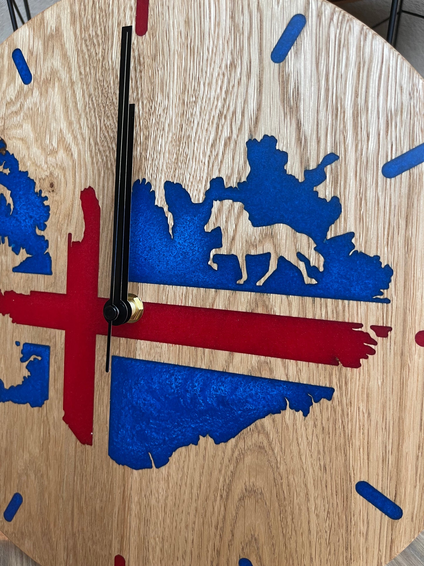 Epoxid Uhr "Islandflagge", blau rot 02