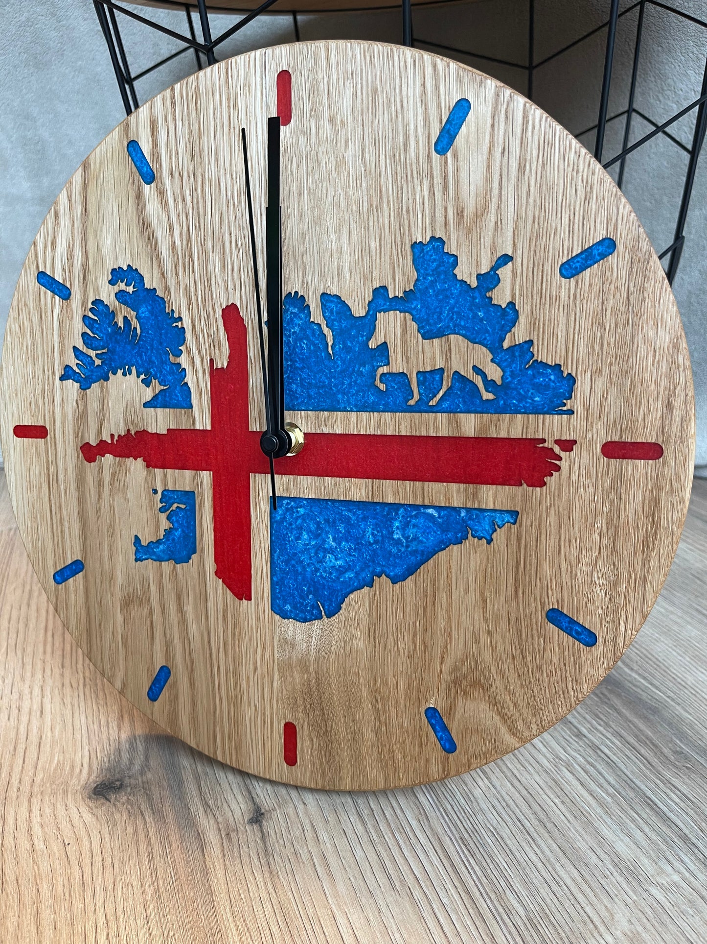 Epoxid Uhr "Islandflagge", blau weiß rot 06