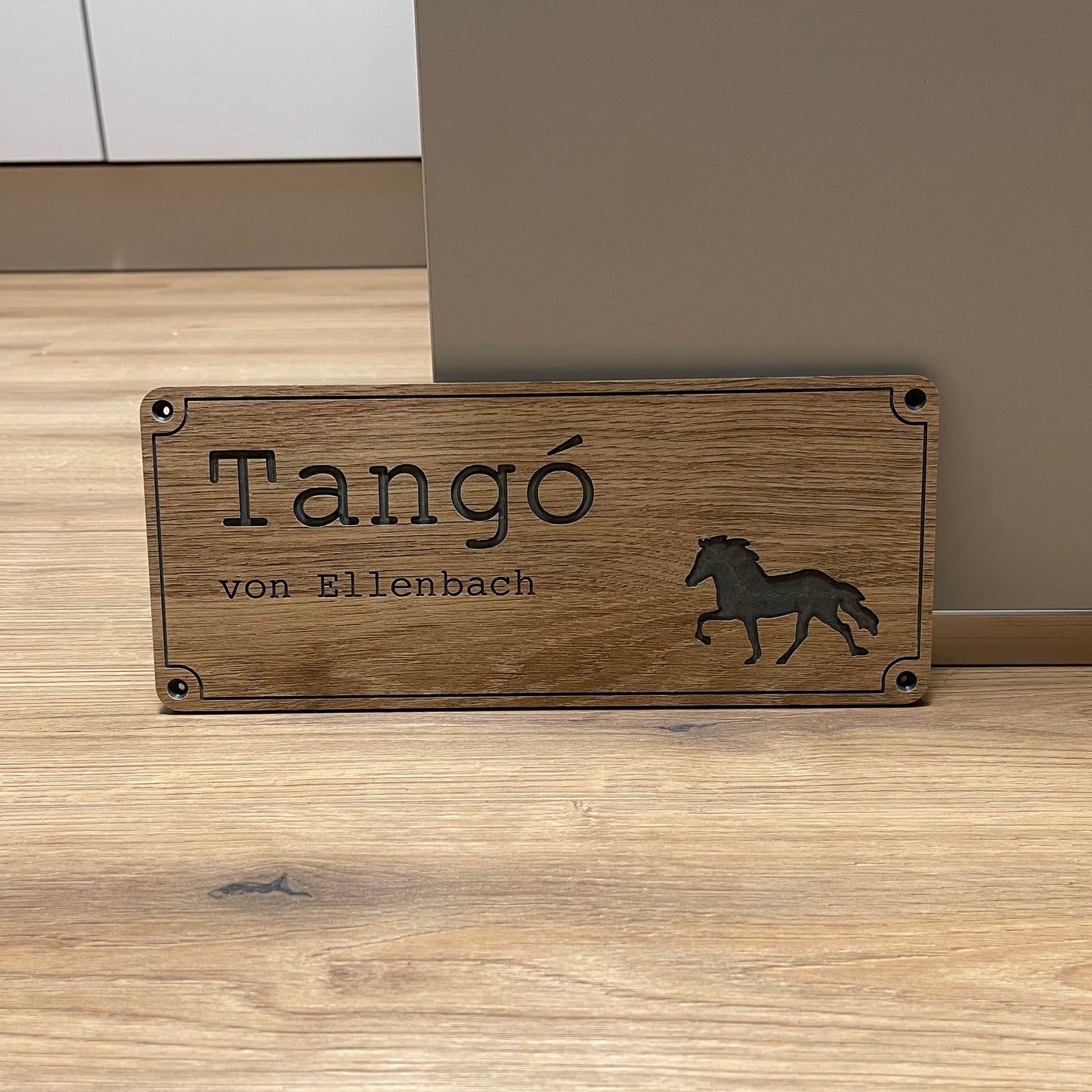 Individuelles Stallschild aus HPL, Eichenoptik