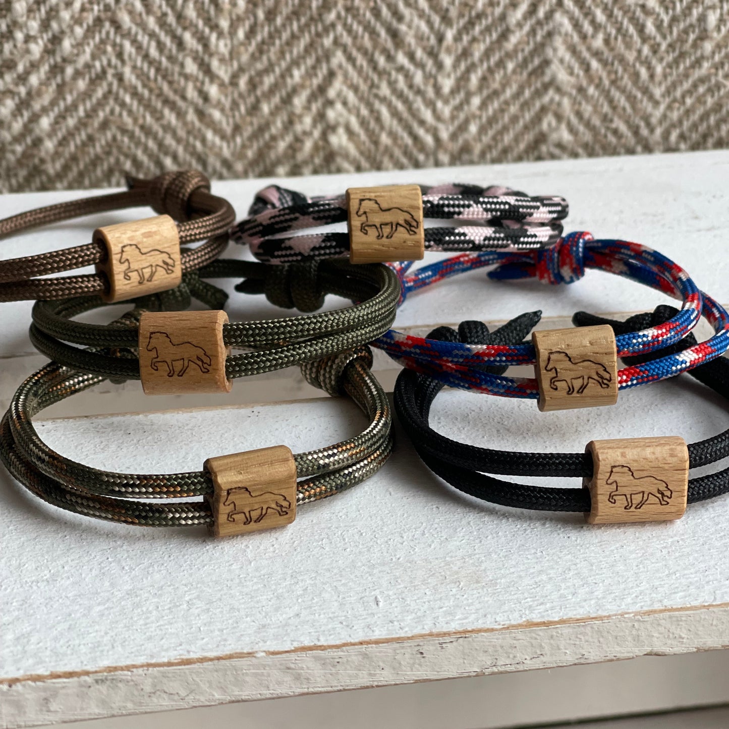 Paracordarmband mit Holzperle