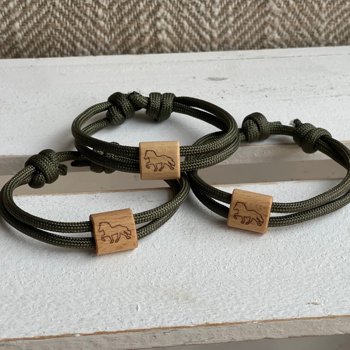 Paracordarmband mit Holzperle