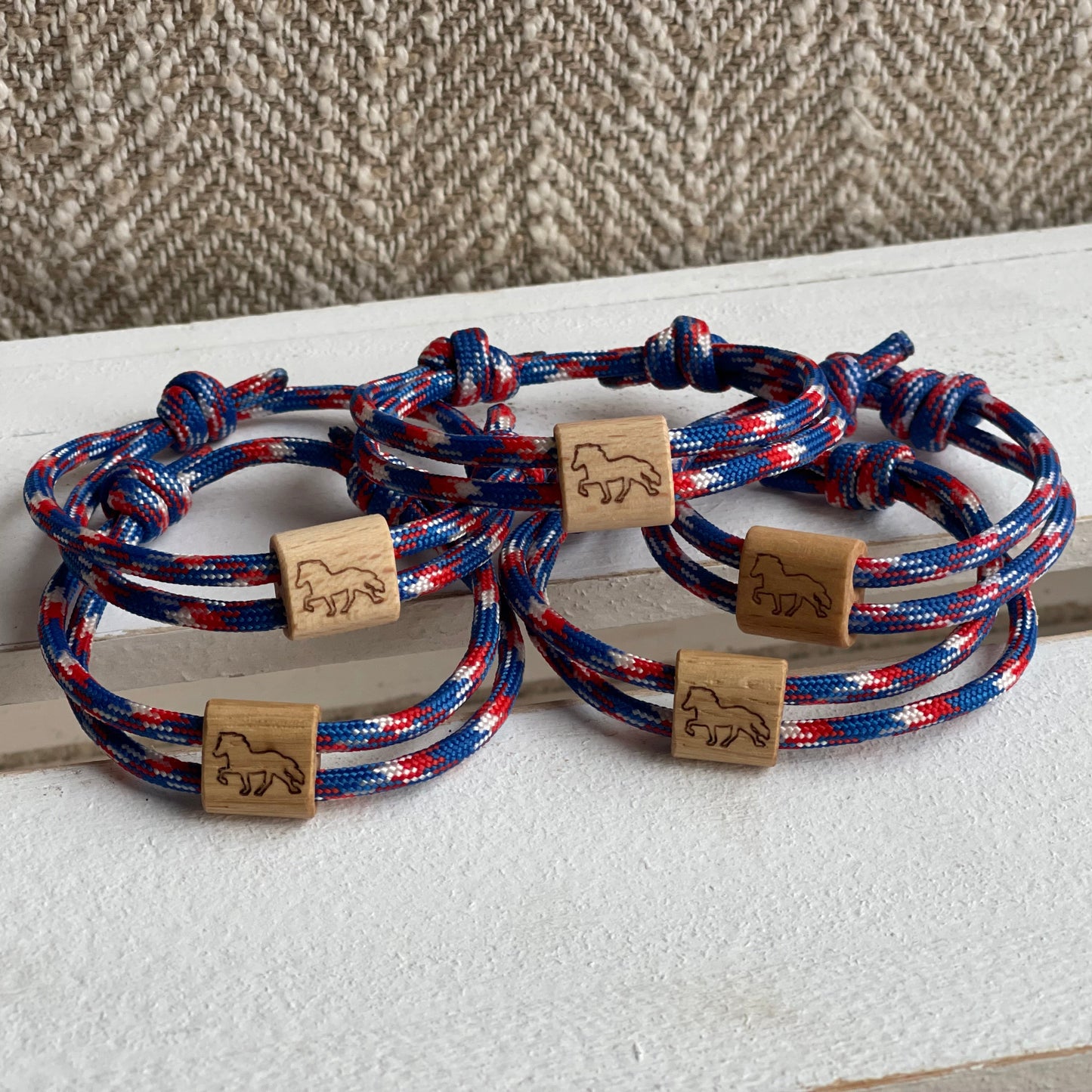 Paracordarmband mit Holzperle