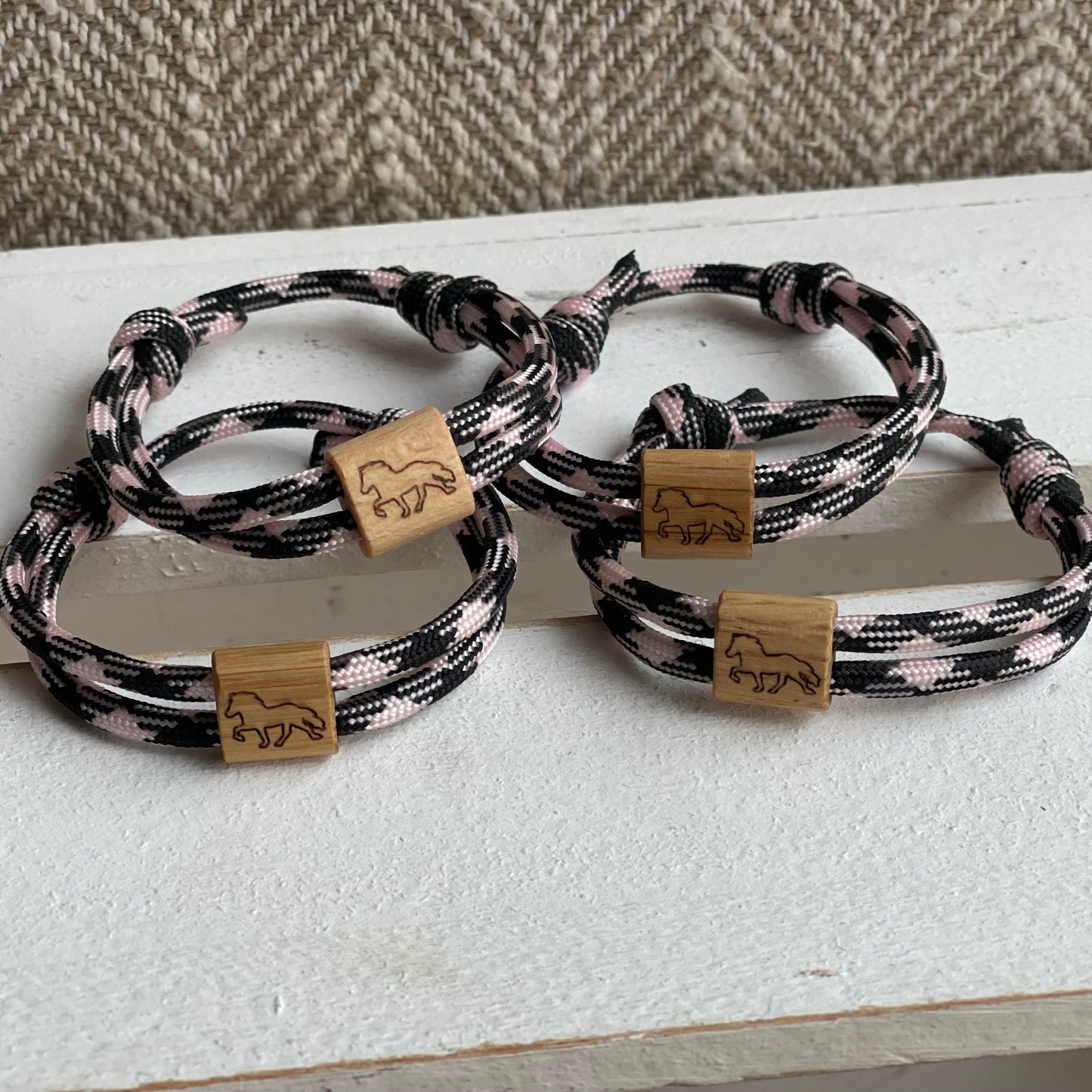 Paracordarmband mit Holzperle