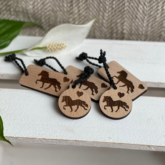 Schlüsselanhänger "Tölter" aus Holz