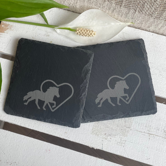 Untersetzer aus Schiefer mit Tölter im Herz