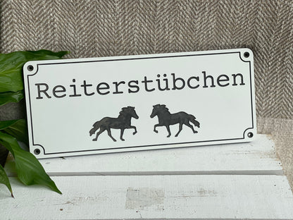 Stallschild "Reiterstübchen" mit zwei Töltern