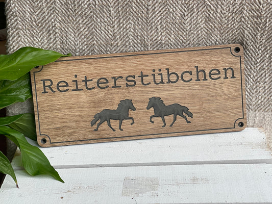 Stallschild "Reiterstübchen" mit zwei Töltern