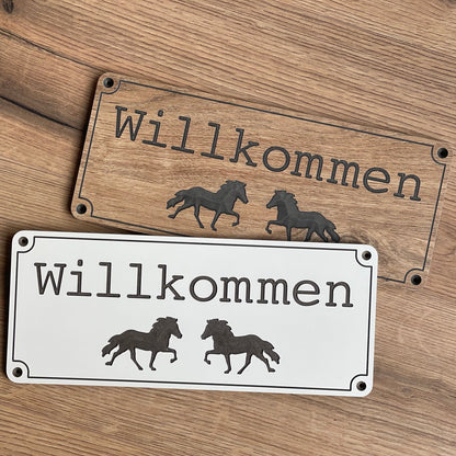 Stallschild „Willkommen“ mit zwei Töltern