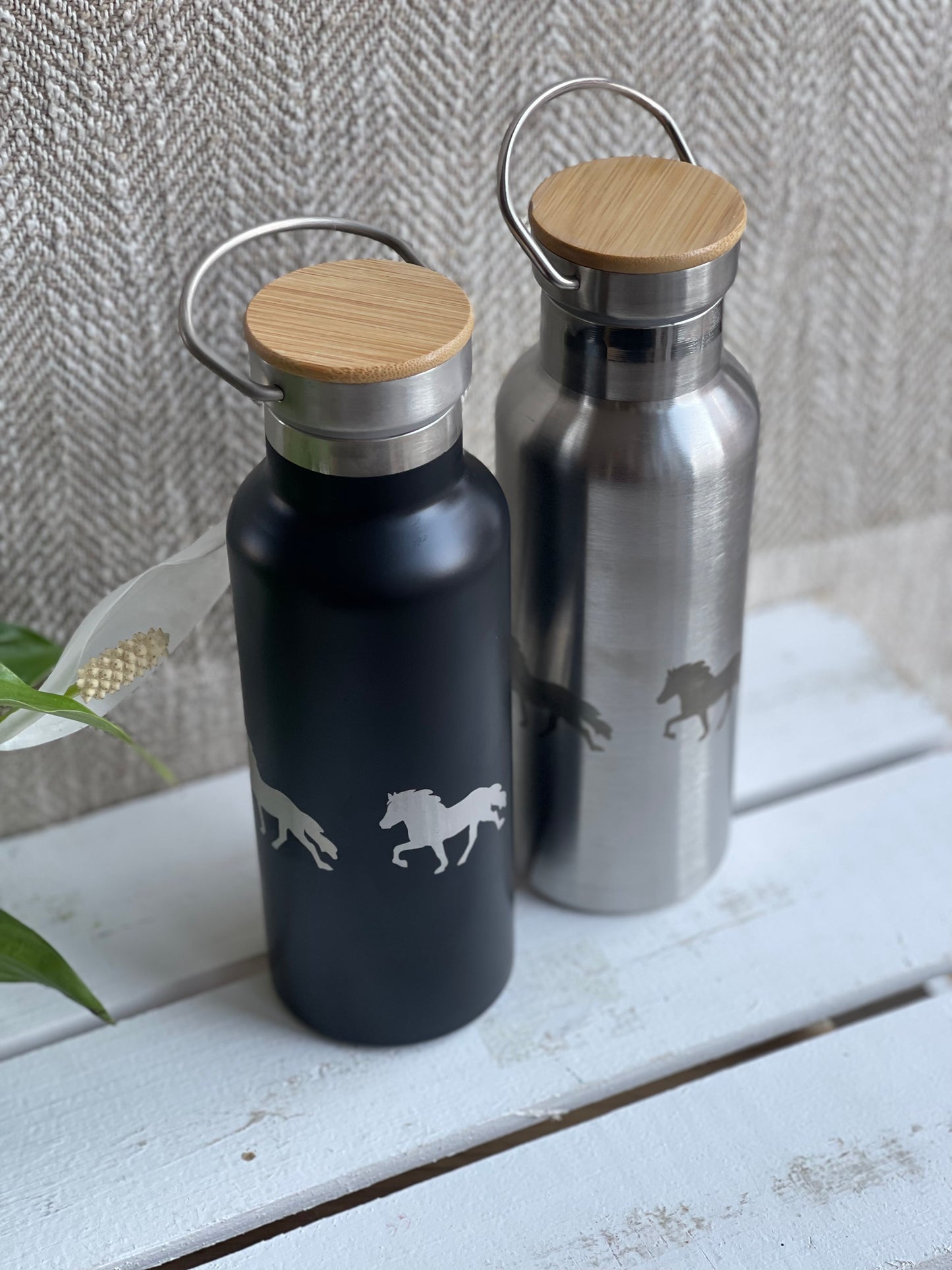 Isolierflasche aus Edelstahl mit Bambusdeckel "Tölter umlaufend"