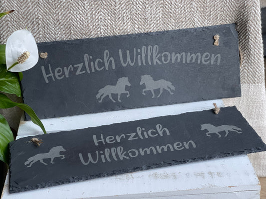 Schieferschild "Herzlich Willkommen" mit Tölter, eckig