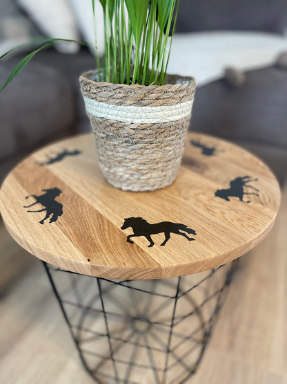 Epoxid Beistelltisch „Tölter", schwarz mit Goldpartikeln