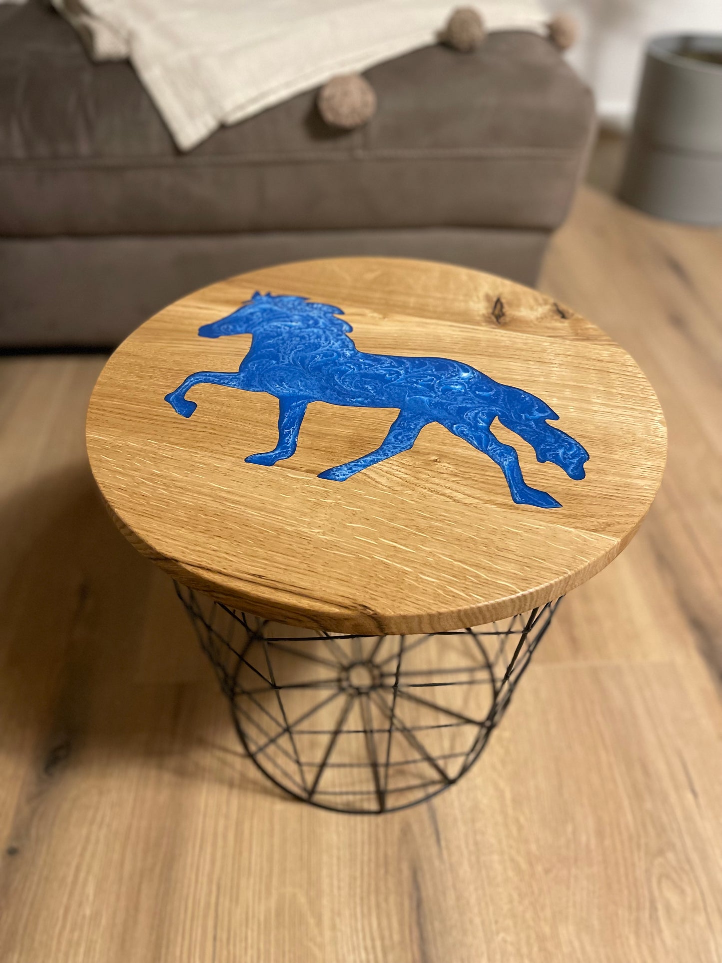 Epoxid Beistelltisch „Tölter groß“, blau weiß