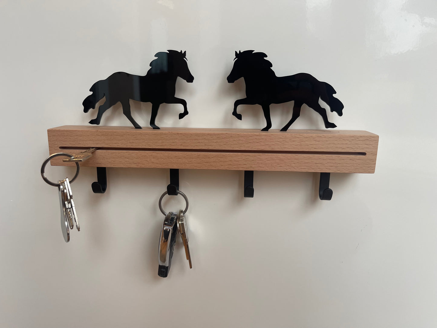 Schlüsselbrett mit Acryl-Töltern