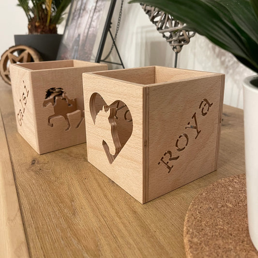 Individuelles Windlicht aus Holz